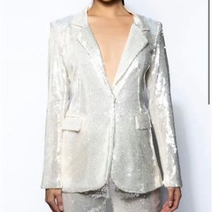 White sequin pant suit size small HERA collection